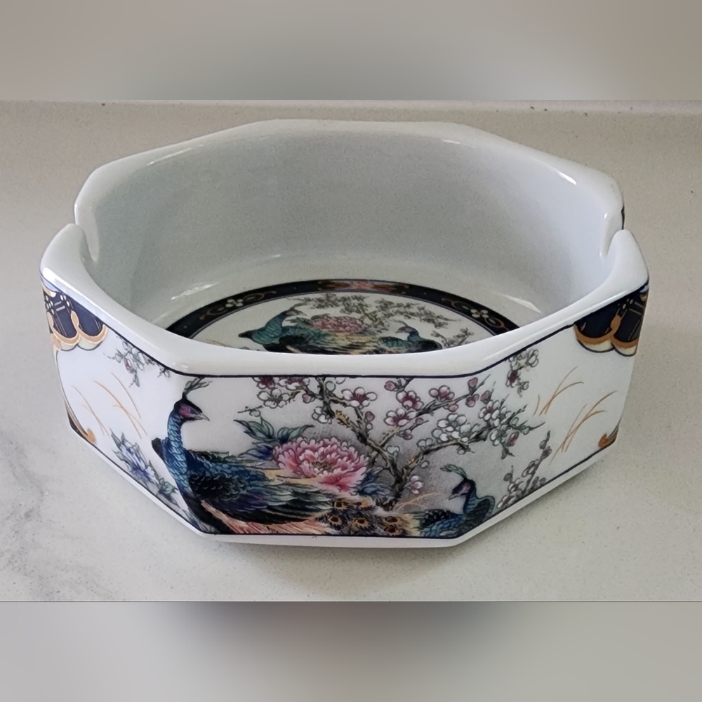 Vintage‎ Satsuma Japanese Peacock Floral Octagon Shaped Porcelain Ashtray